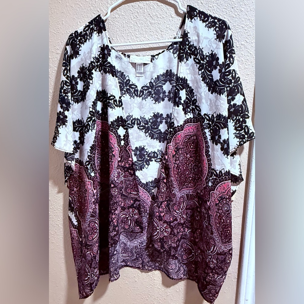 Forever 21 Black and Pink Patterned Blouse